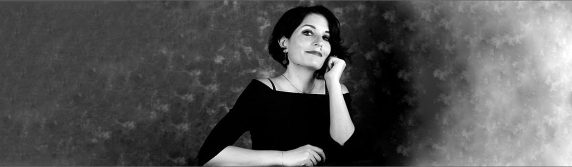 La giornalista Marianna Aprile nel Salento per presentare